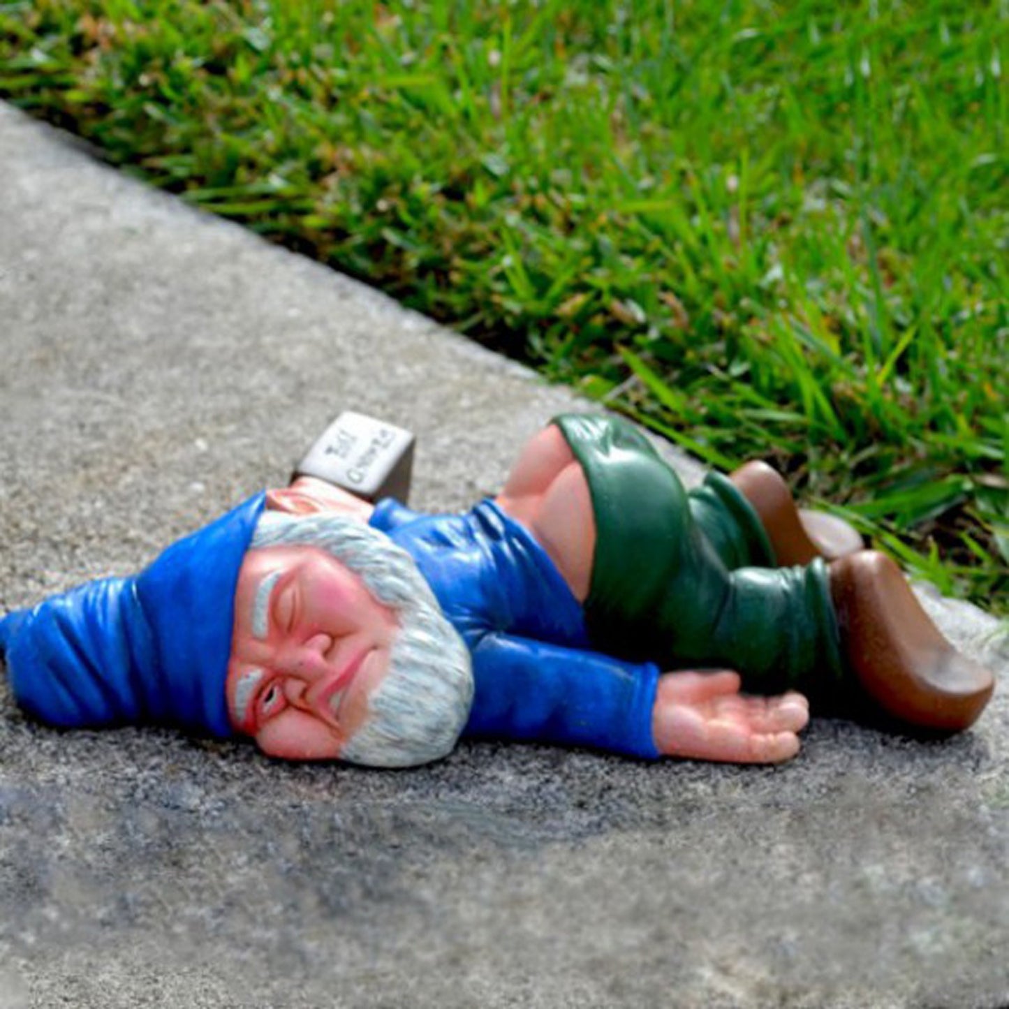 Drunk Garden Gnome Statue